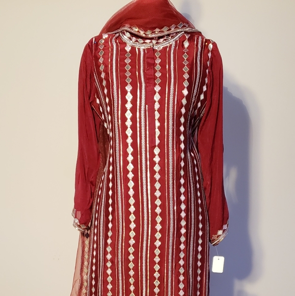 Maroon Heavy Embroidery Indian suit - Picture 2 of 2